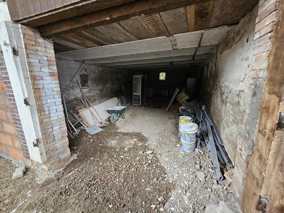 Remise au propre d’un espace encombré après