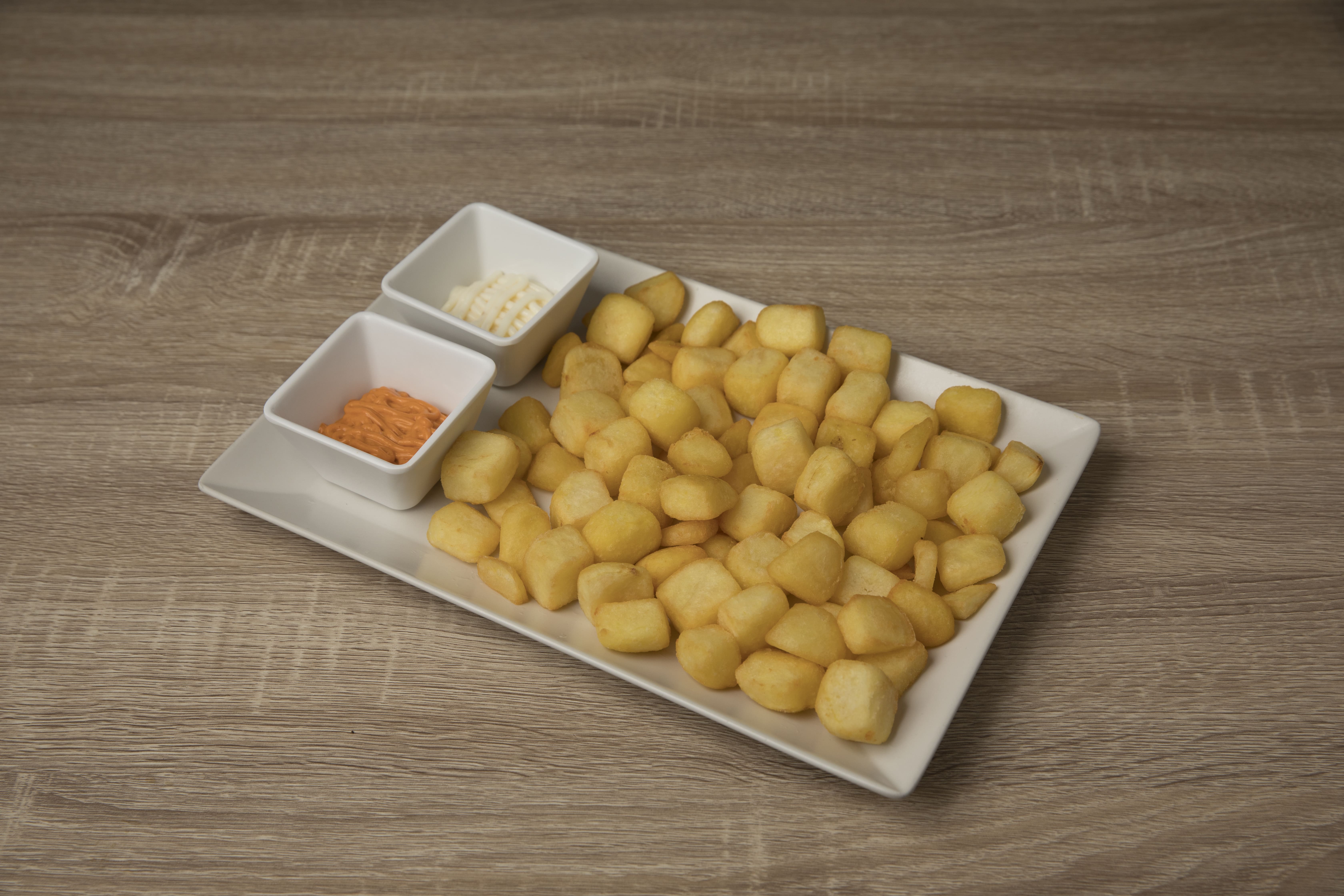 Patatas bravas / alioli