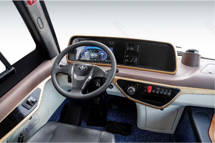 Nuora wrap-around dashboard and driver zone