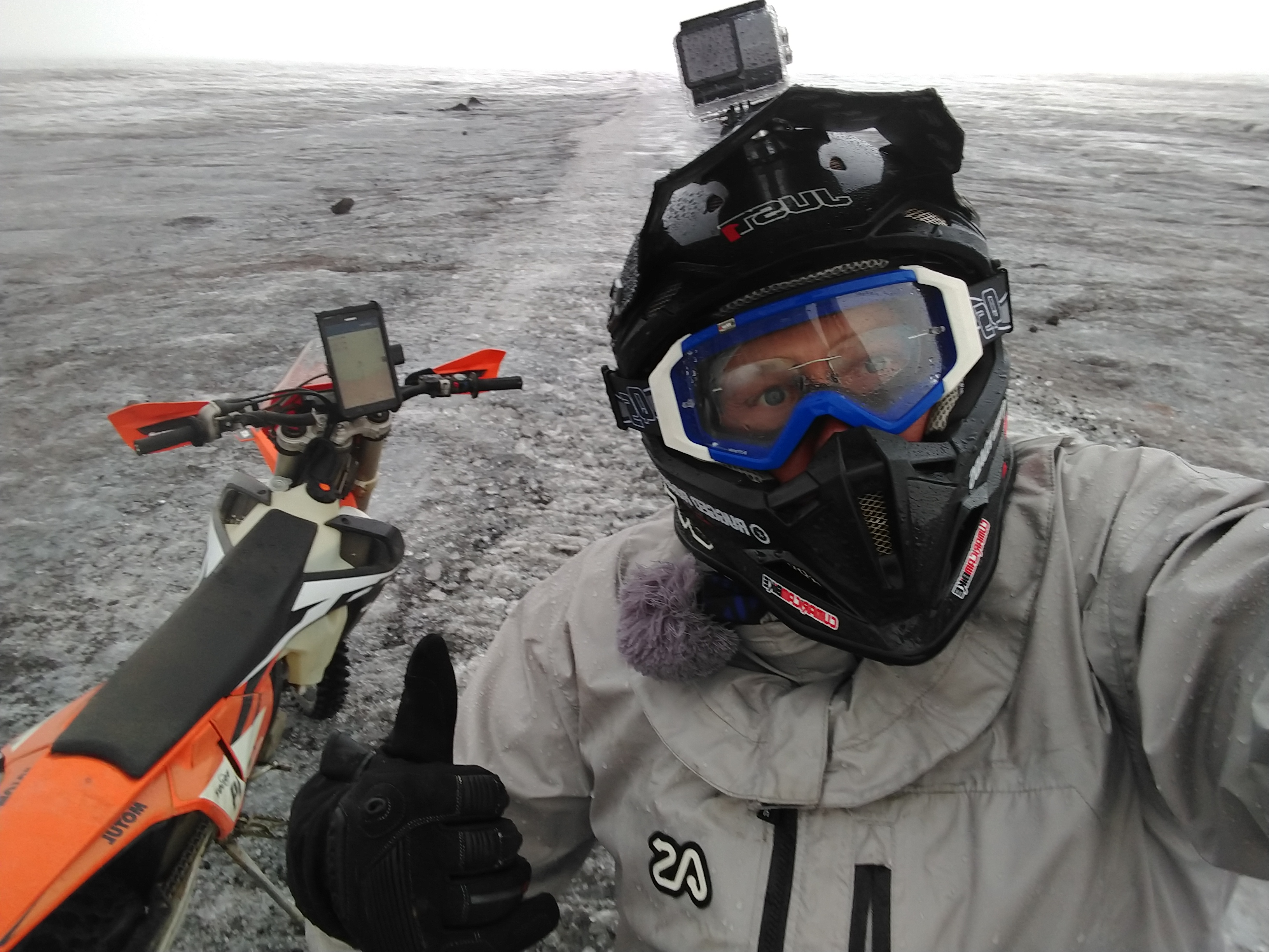Ugo sul ghiacciaio con KTM