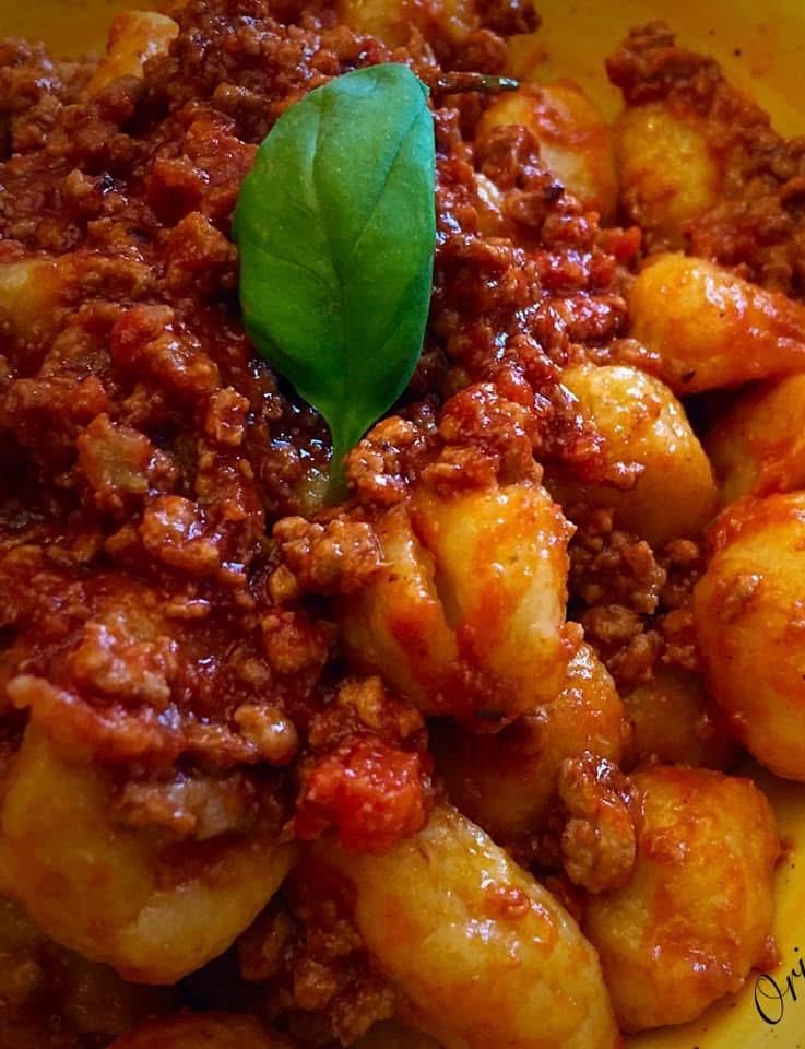 Tagliatelle al ragù fatte a mano