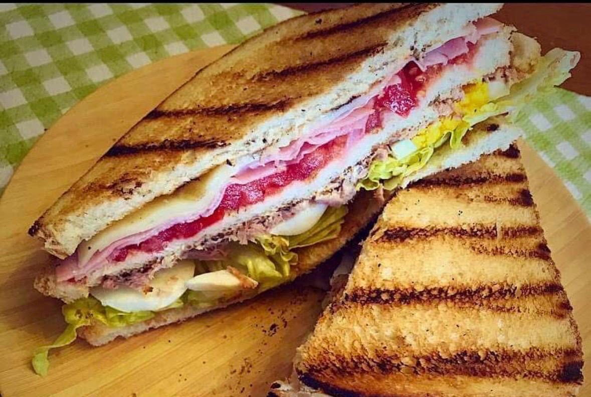 Panino gourmet tostato