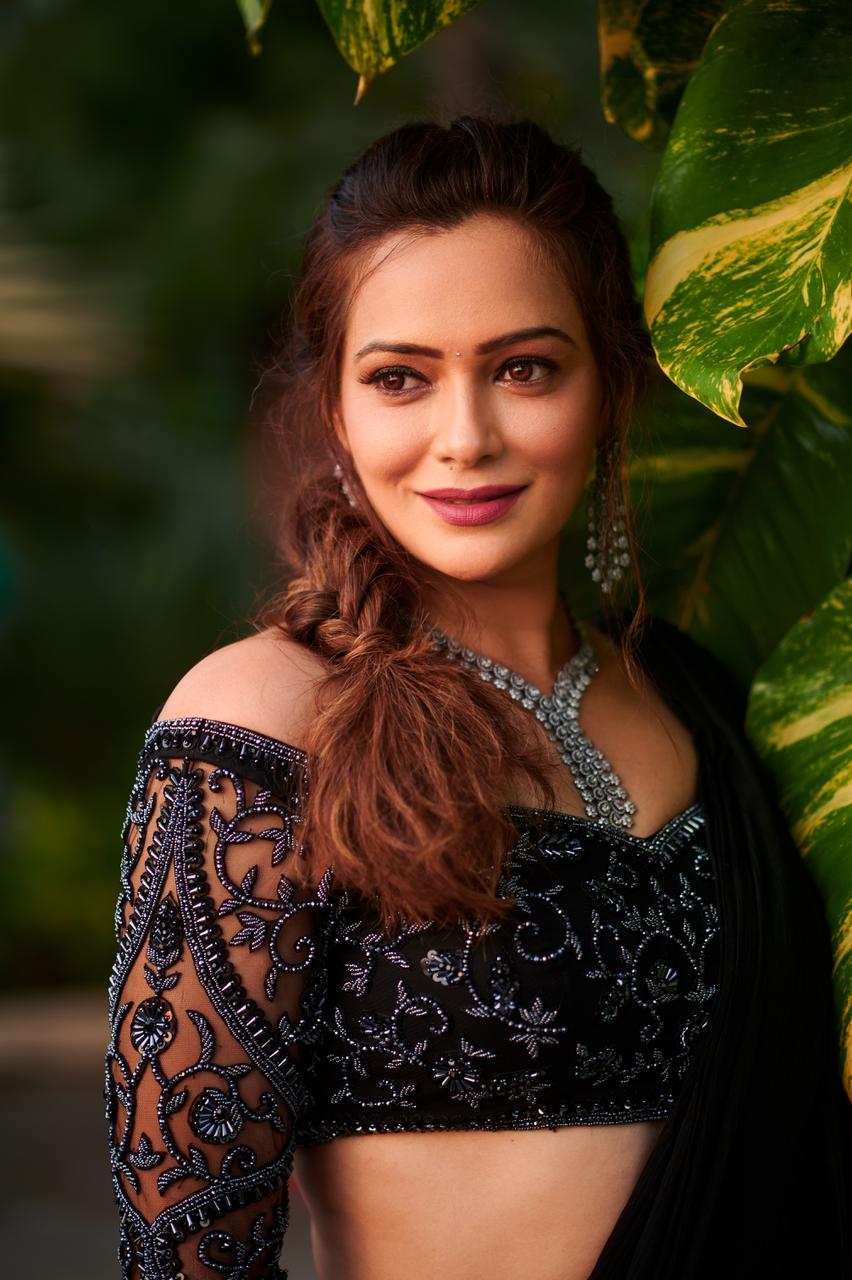 Samikssha Batnagar Biography - Actress, Producer and Theater Artist Portrait