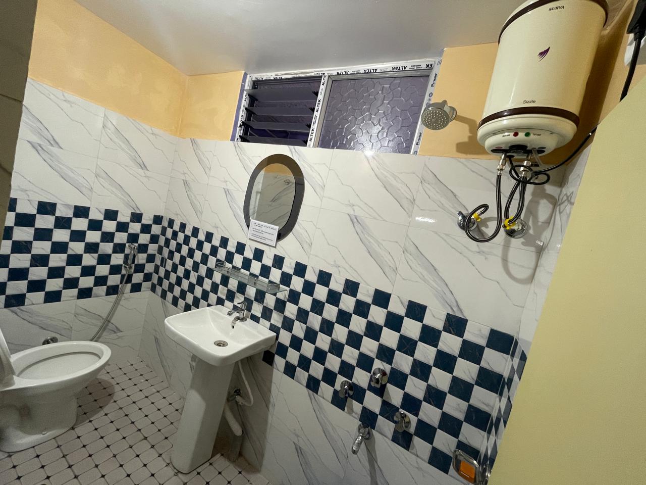 Rooms & Bathrooms 10