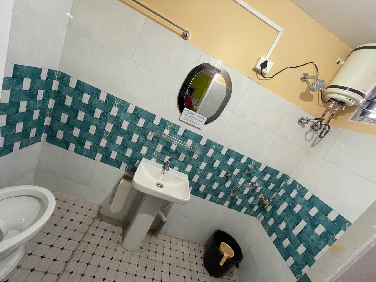 Rooms & Bathrooms 8