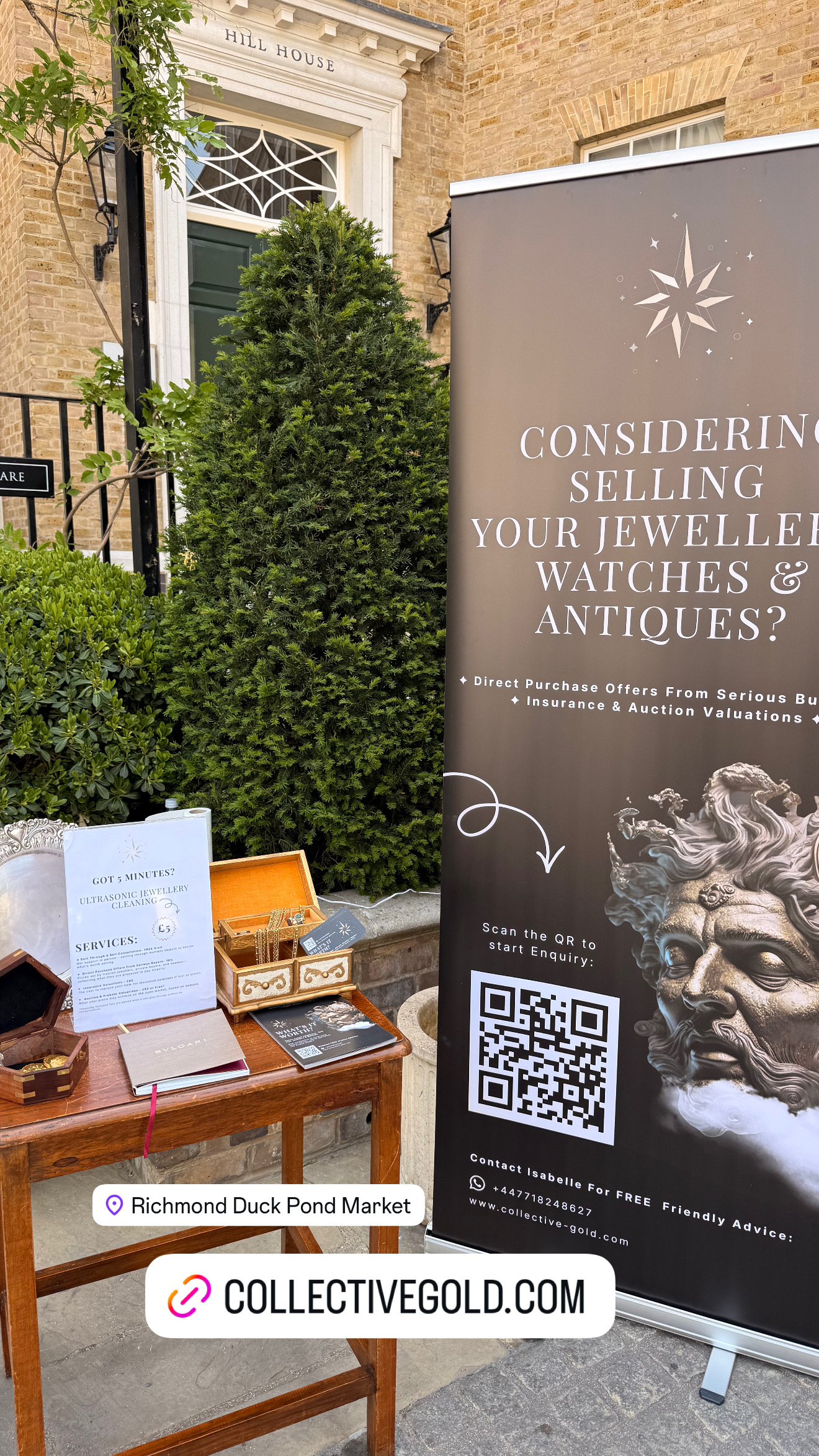 Market pop-up jewellery display