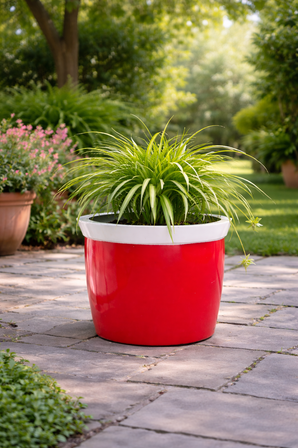 Round Planter view 2