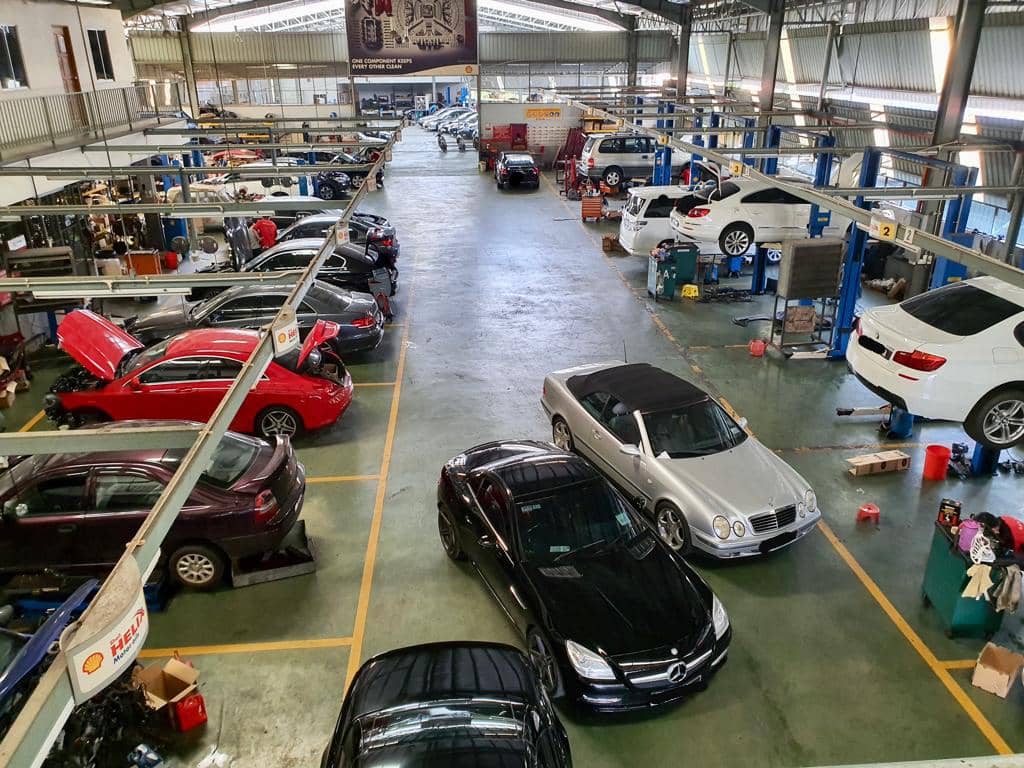 Leng Kee Auto Workshop - European Vehicle Service Bays