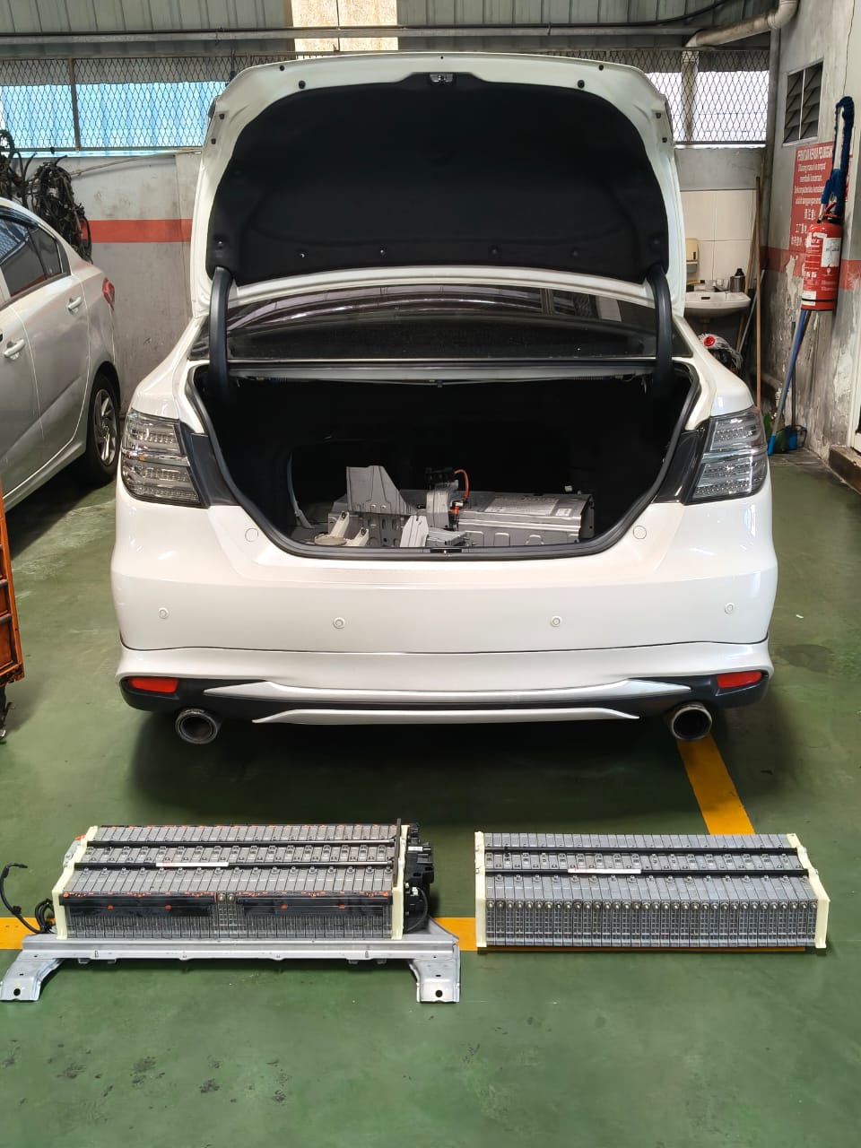 Toyota Camry Hybrid Battery Replacement