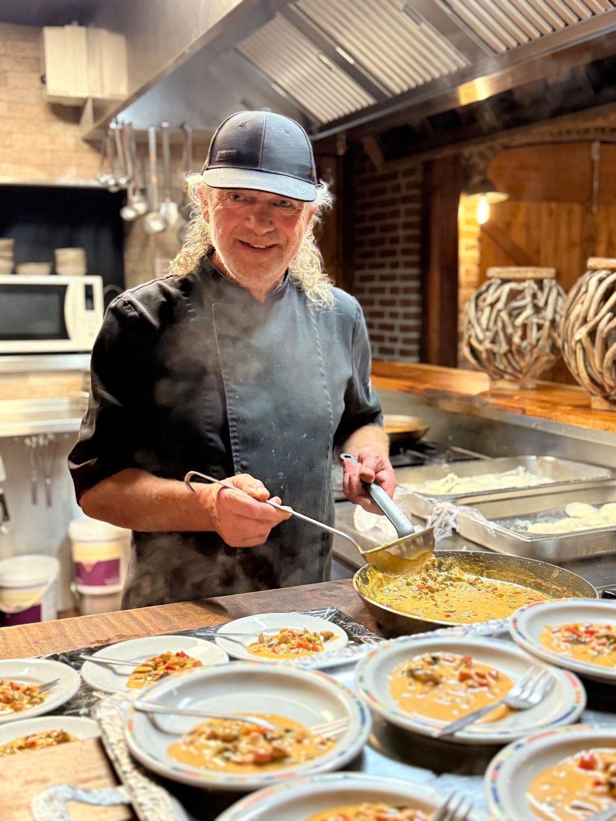 Johan vers aan het werk in de keuken