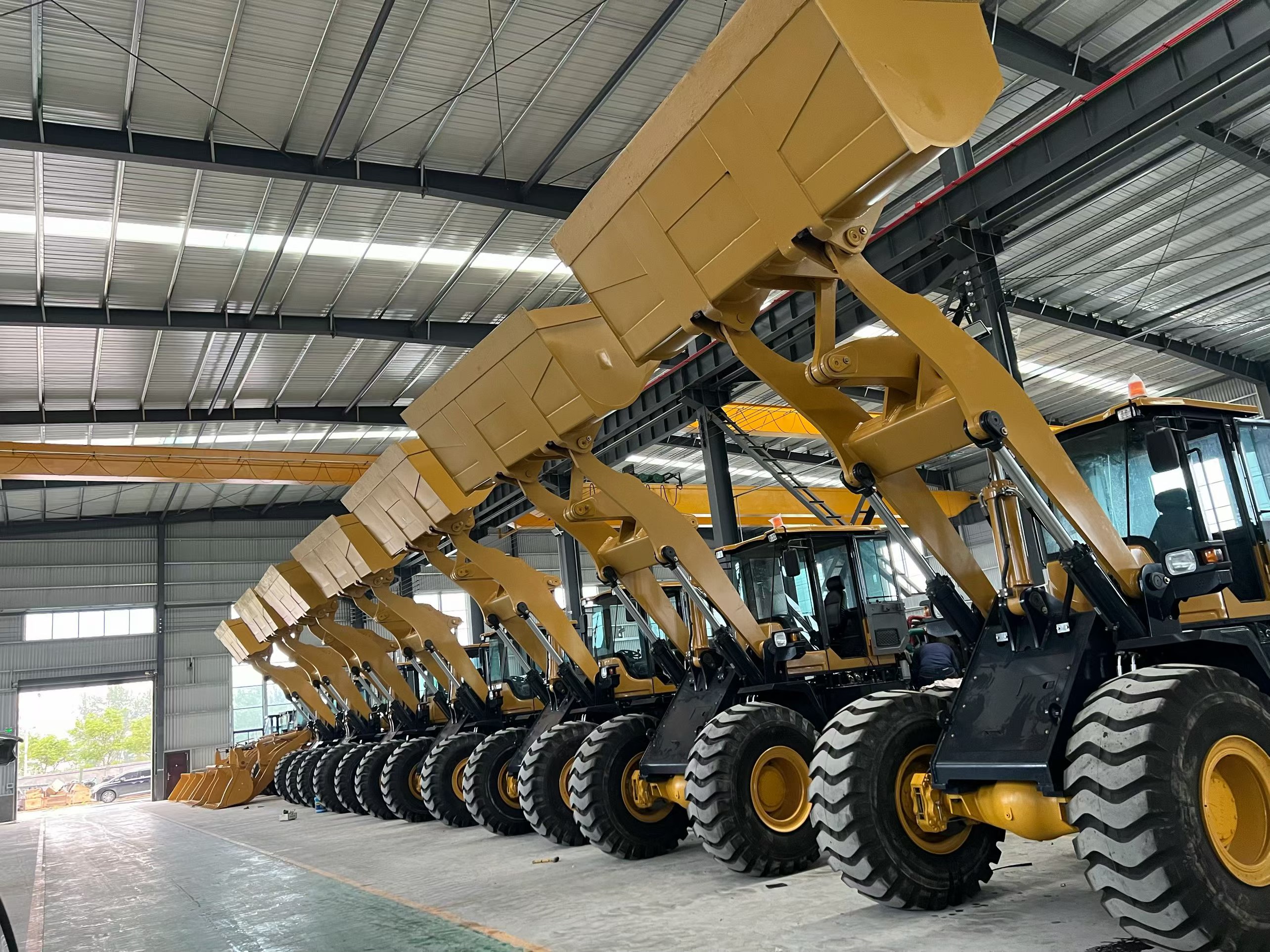 Verified OEM wheel loaders inventory at partner factory in China