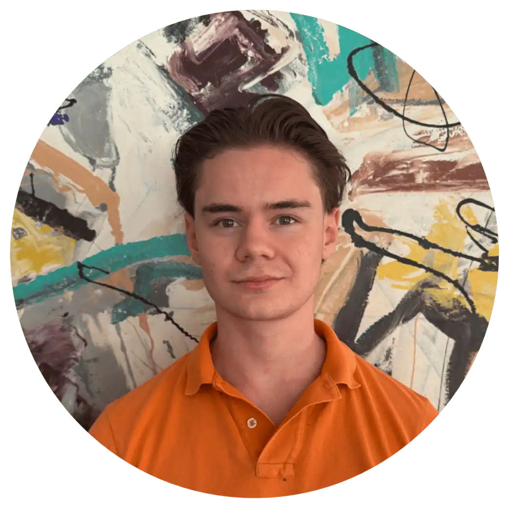 Julian Ellingsen, Junior Accountant