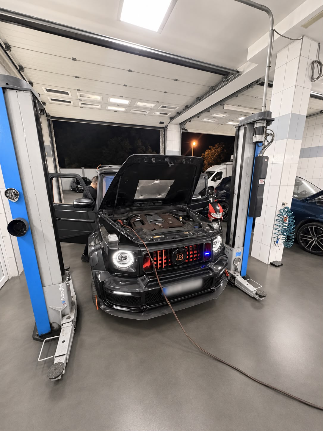 Brabus G-Class · Diagnostics in progress