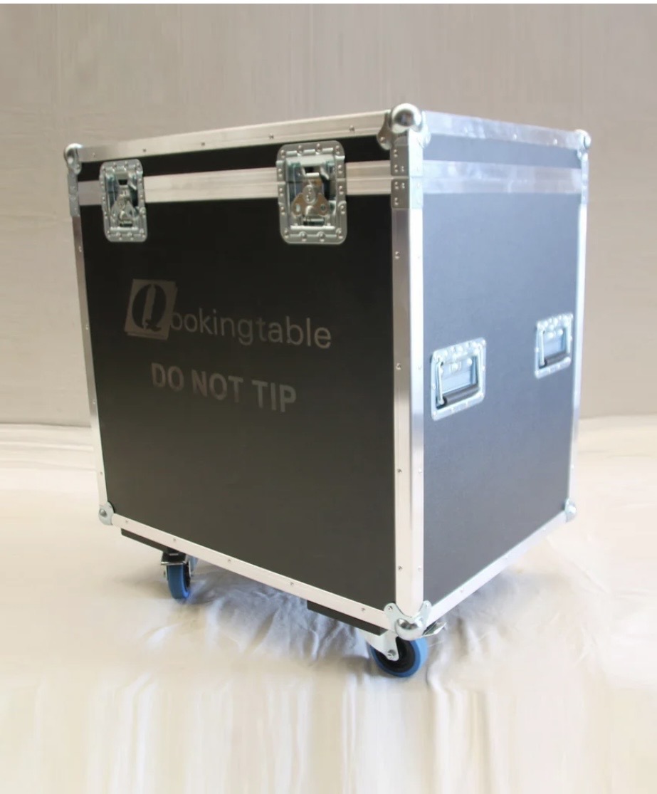 Branded exterior on heavy-duty castors