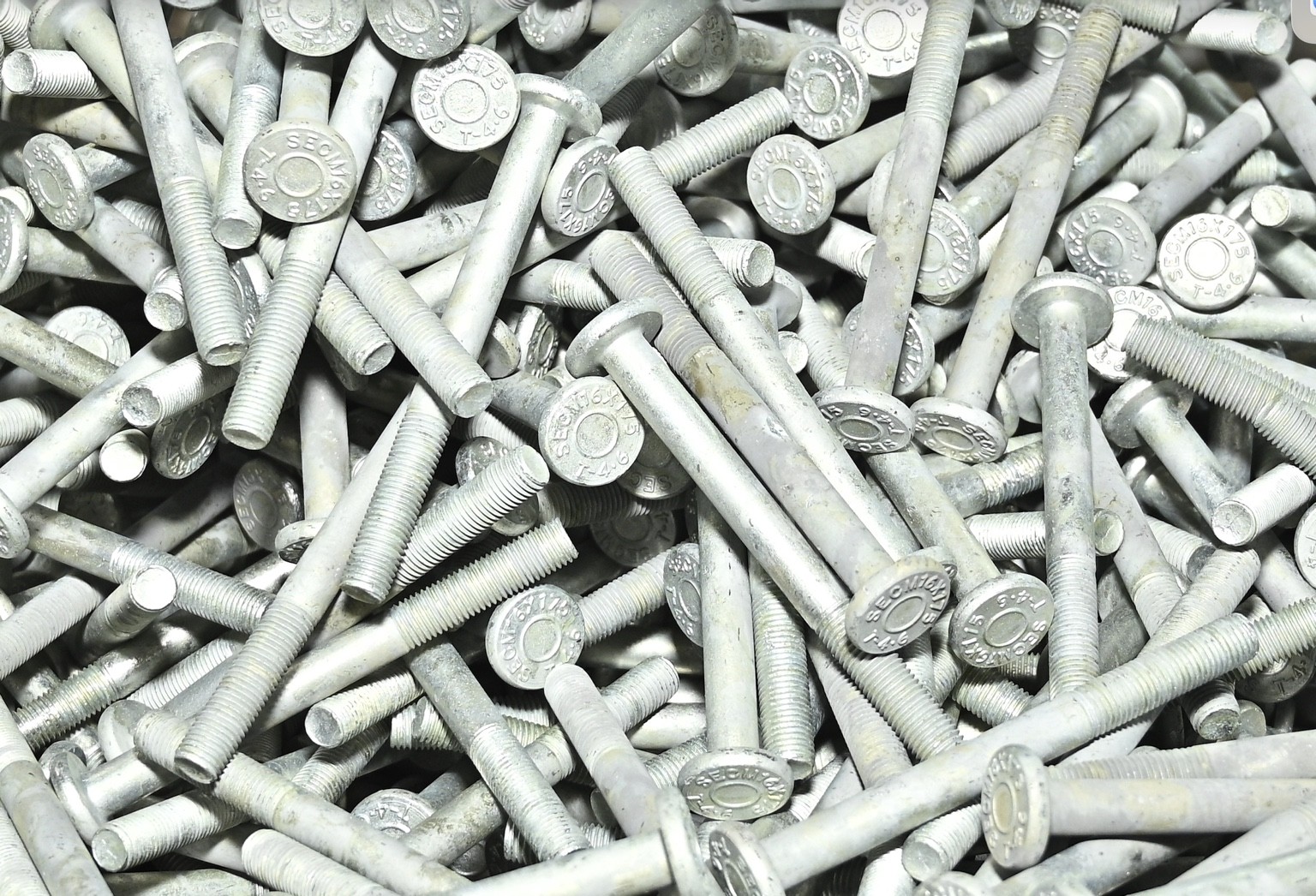 Galvanized fasteners
