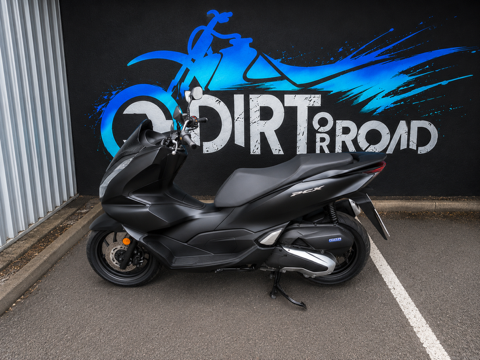 Honda PCX 125 — Matte Black