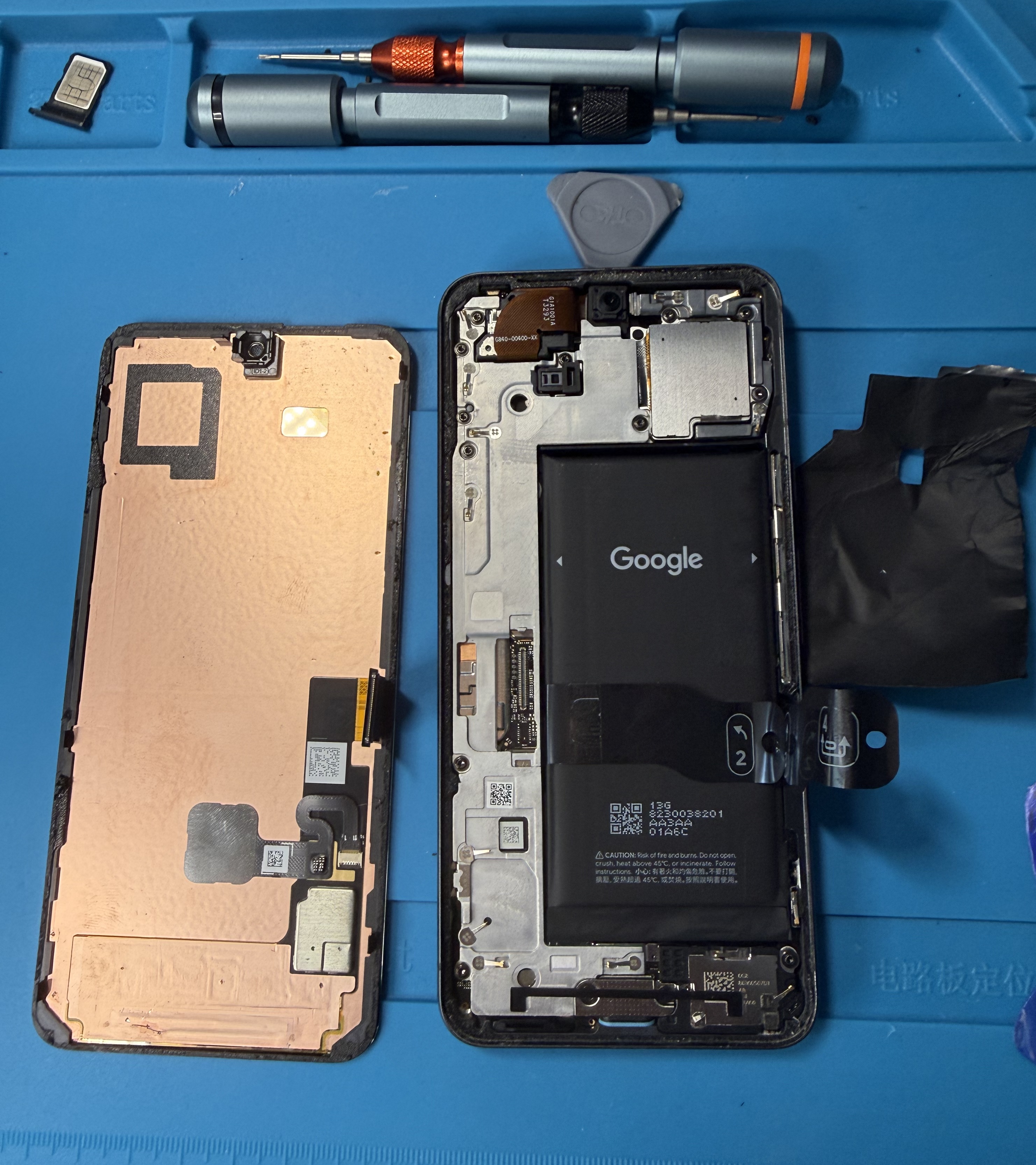 Google Pixel 8 démontage en atelier