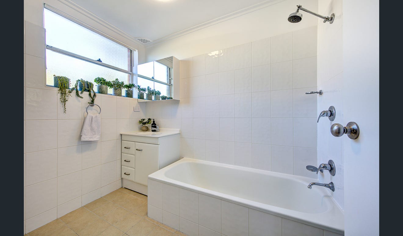 Mosman Apartment Bathroom before renovation
