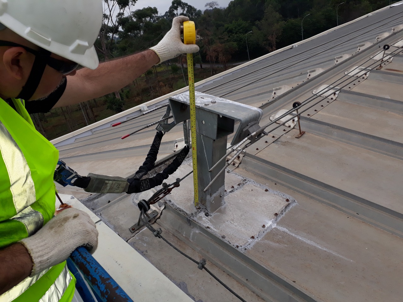 Operação técnica HSE em altura