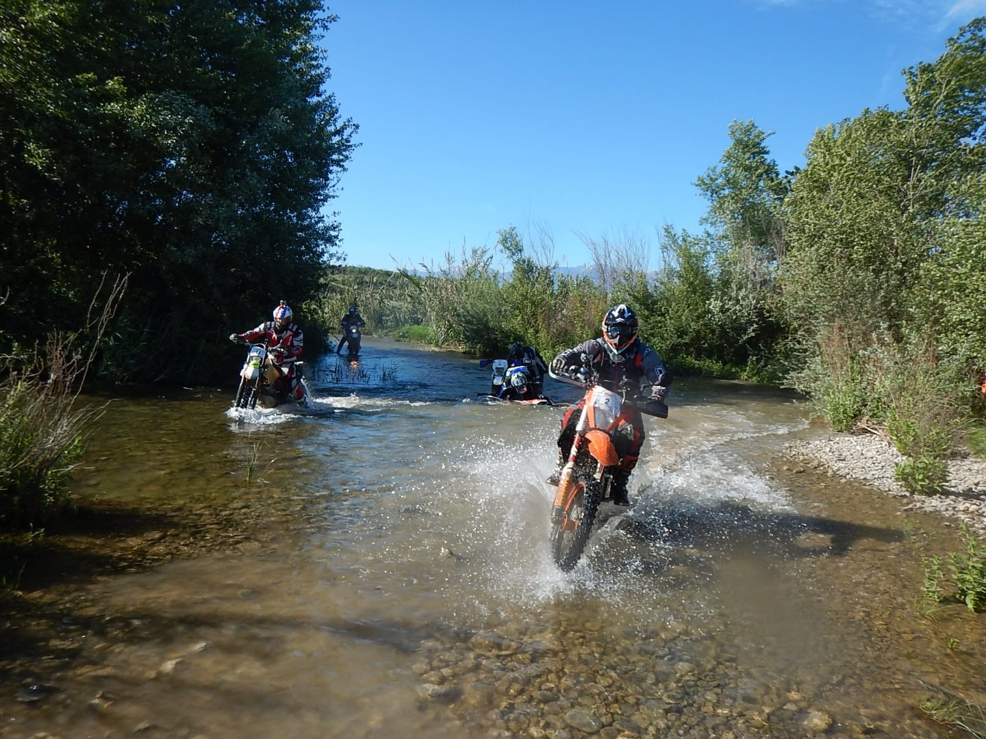 Guado nel fiume