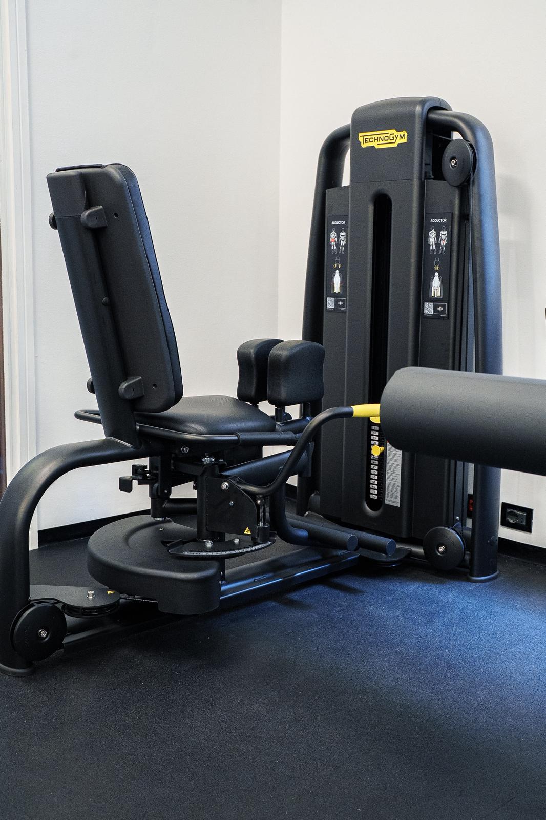 Macchinario adductor Technogym