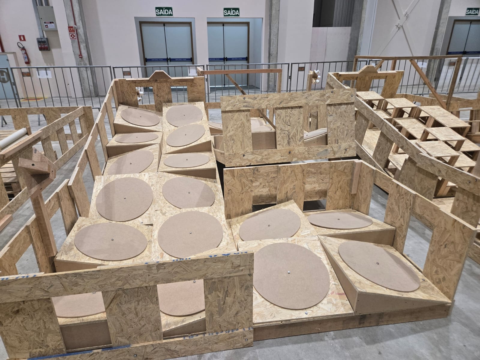 RoboCup Brazil — rolling platform obstacle