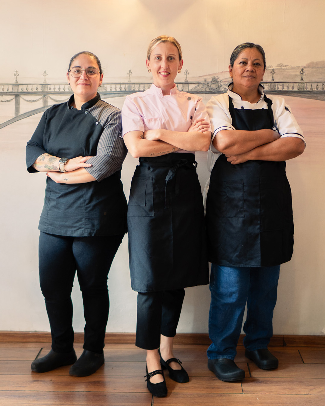Los Chefs Laurine (Propietaria), Guadalupe (Repostera/Panadera) y Vicenza (Ejecutiva)