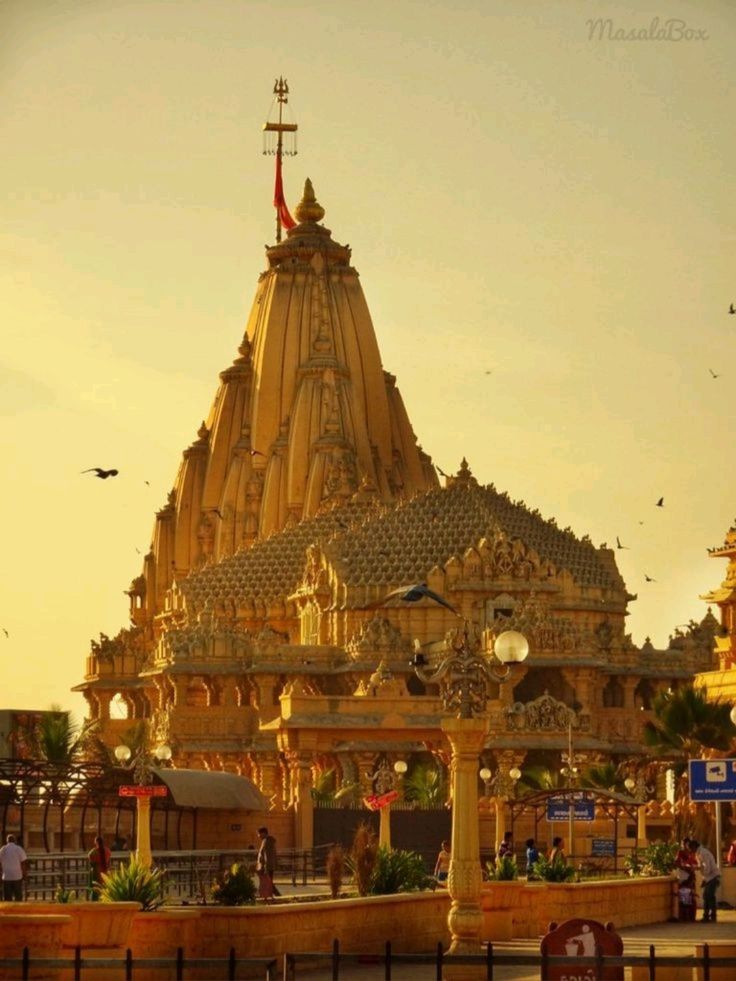 Somnath Jyotirlinga Temple Gujarat - darshan timings, travel guide, pooja booking