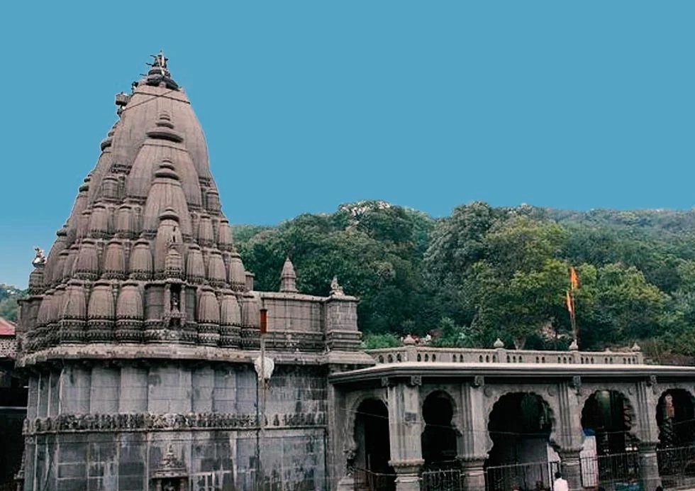Bhimashankar Jyotirlinga Temple Maharashtra - darshan timings, travel guide, pooja booking