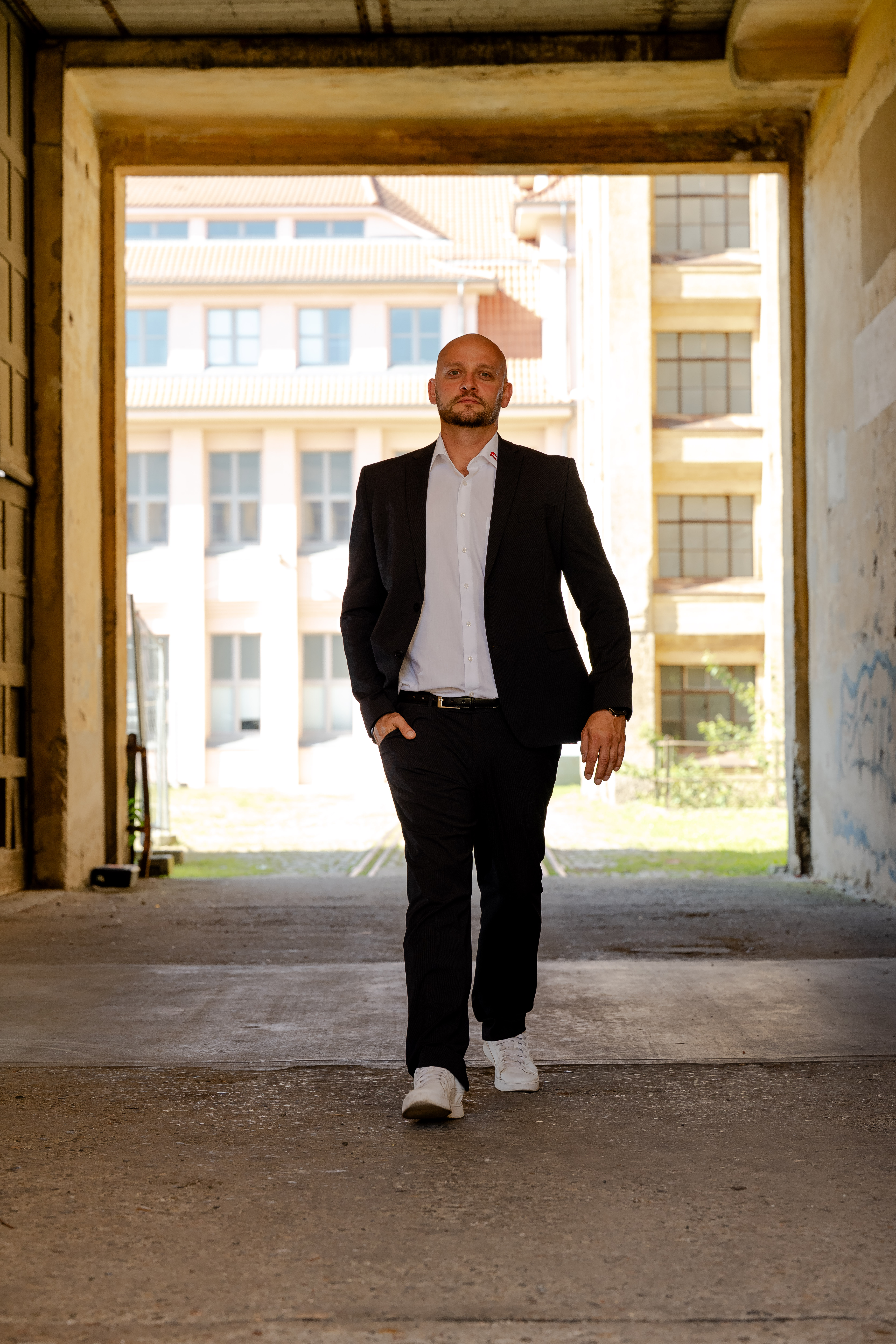 Enrico Müller — fokussierte maskuline Präsenz