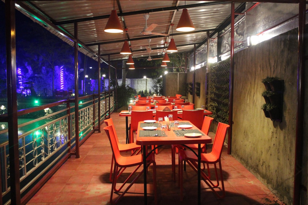Restaurant Night View