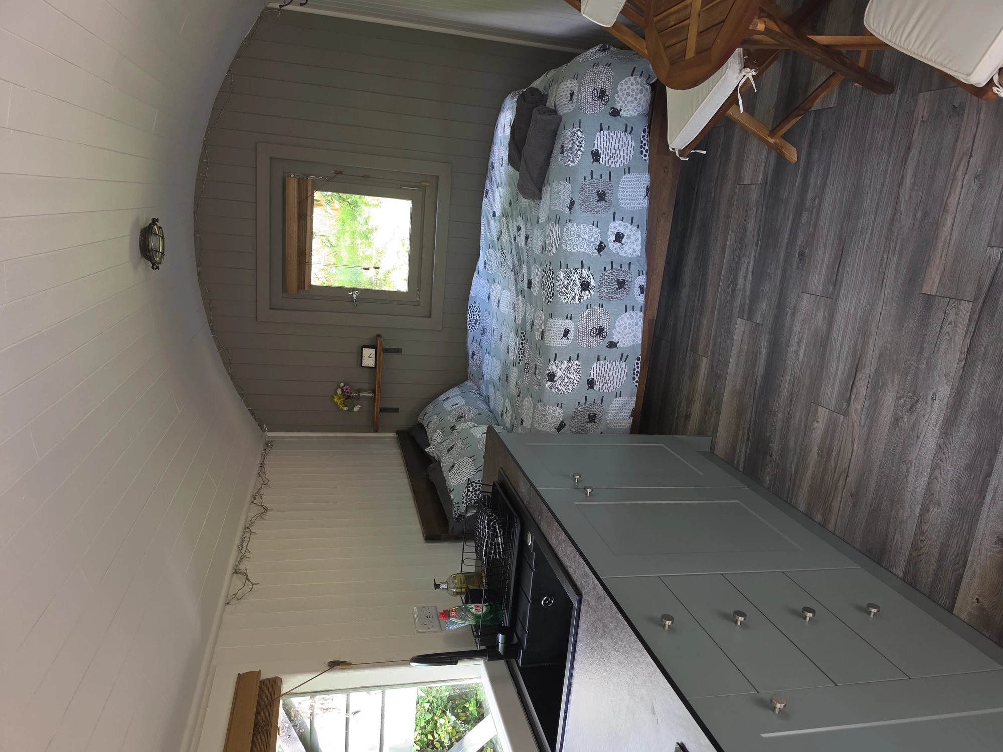Shepherd's Hut at Dutton Locks — Cheshire holiday cottage photo 1