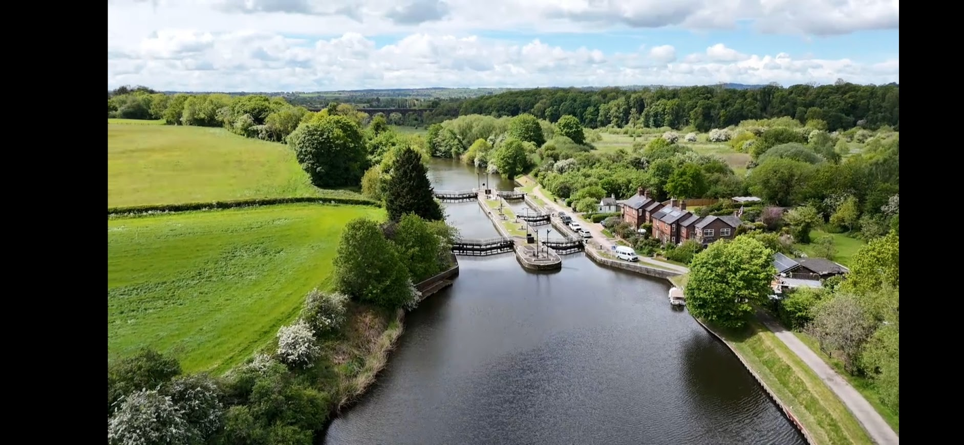 Lock Keeper's Cottage — Victorian Cottage · Dutton Locks, Cheshire holiday let