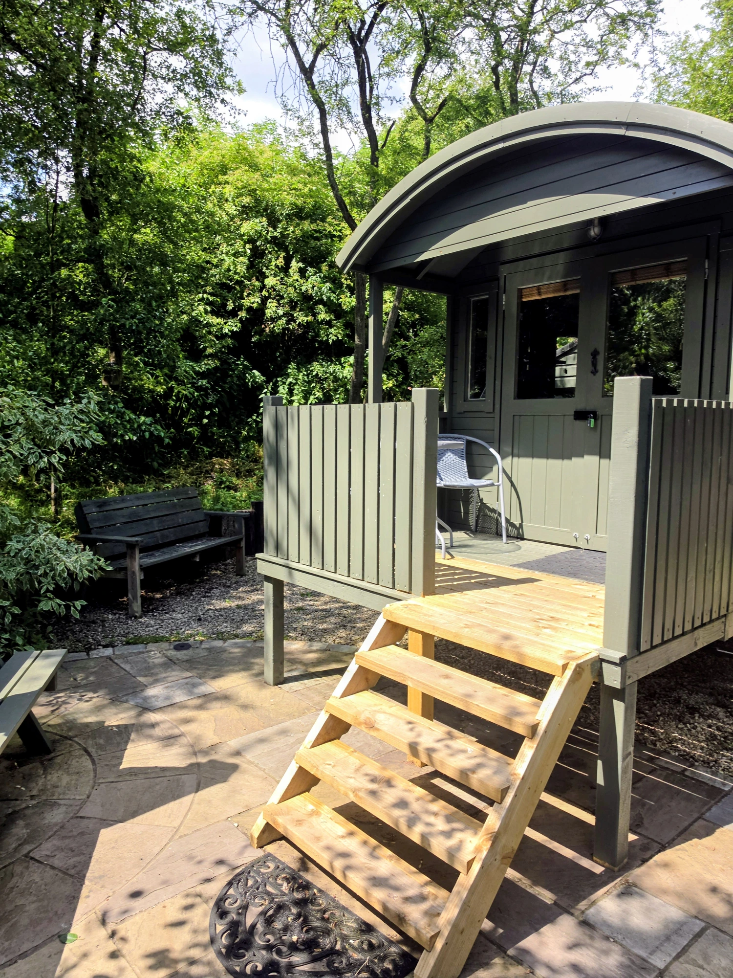 Shepherd's Hut at Dutton Locks — Cheshire holiday cottage photo 4