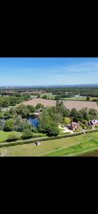 2 Bedroom Cottage at Oakmere — Lakeside Cottage · Oakmere, Cheshire holiday let
