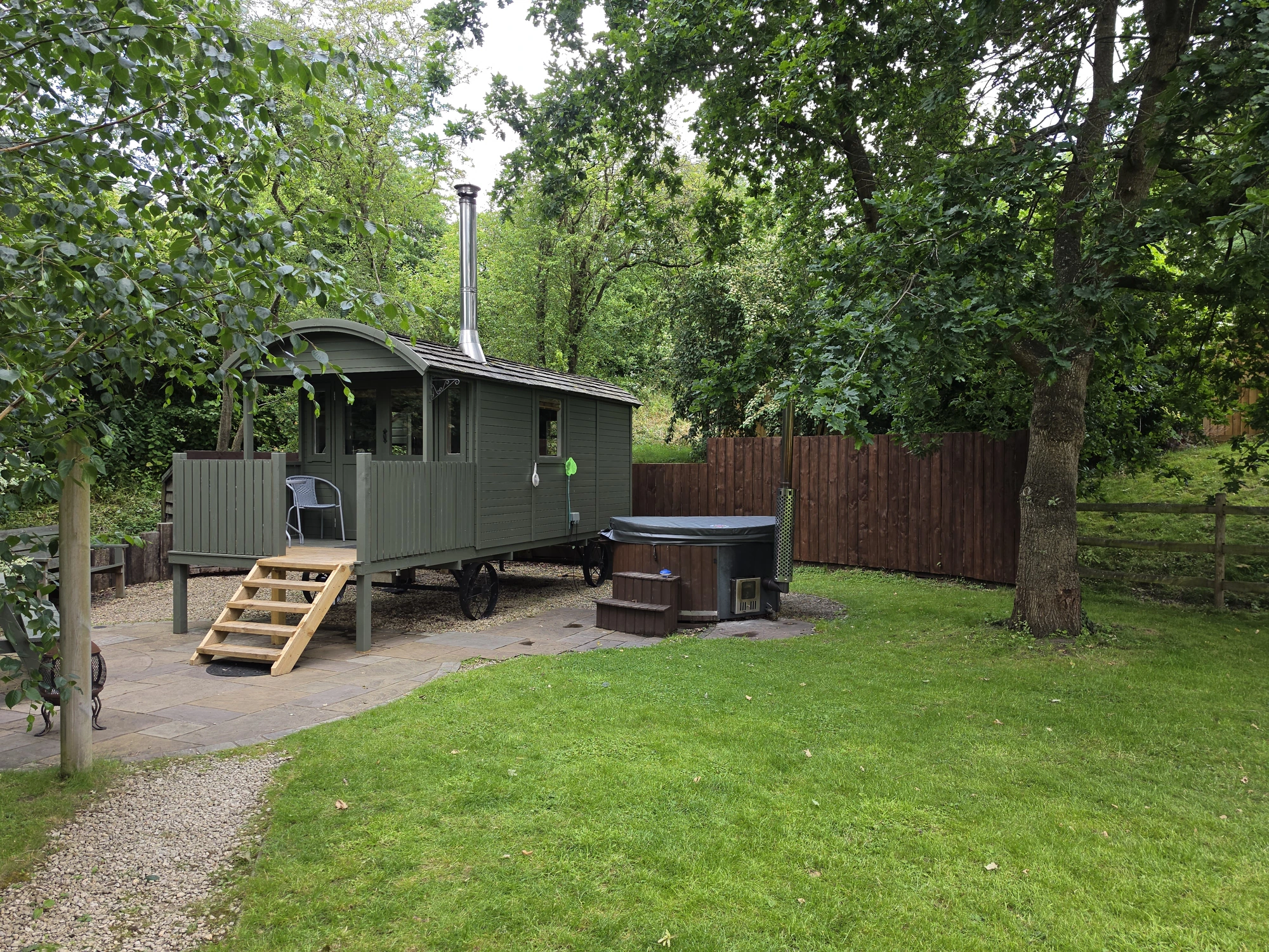 Shepherd's Hut at Dutton Locks — Cheshire holiday cottage photo 3