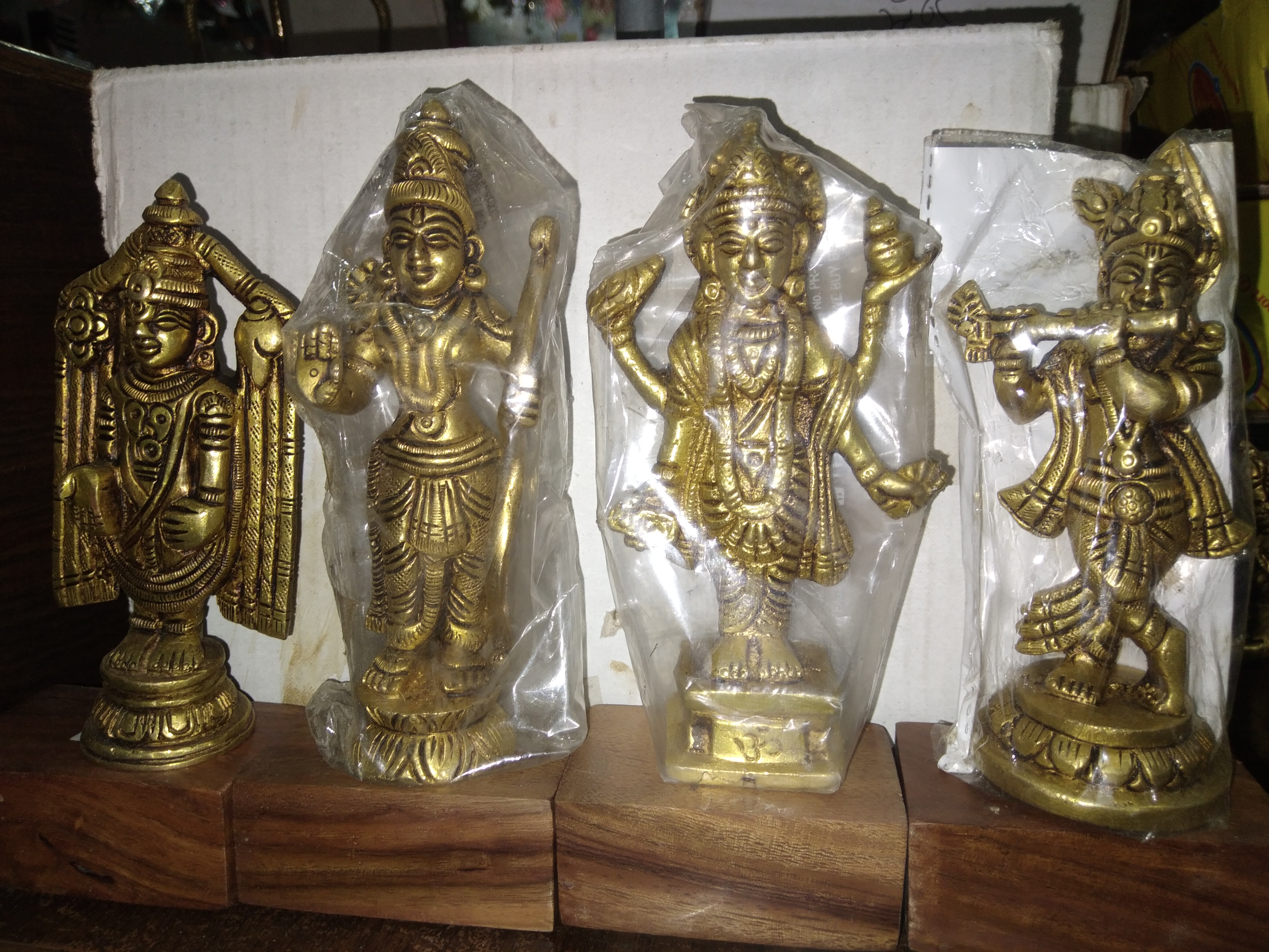 Brass Idols & Gift Items