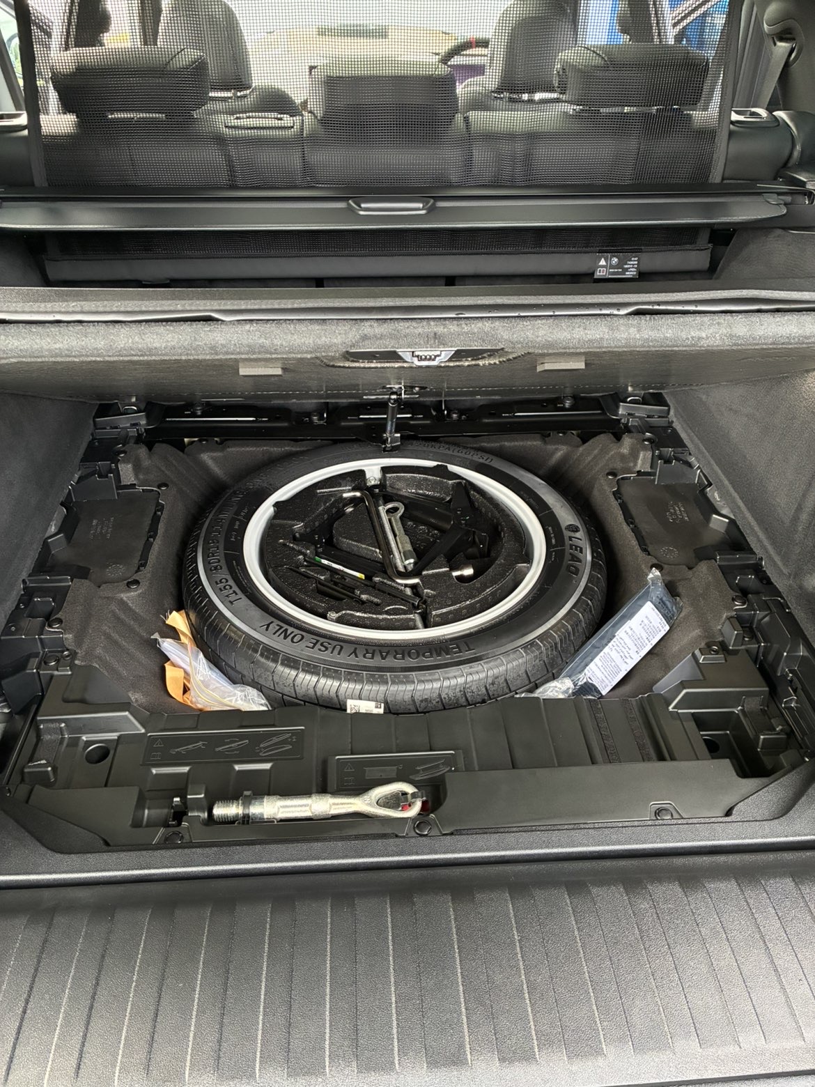 BMW X5 spare tyre compartment — cleaned