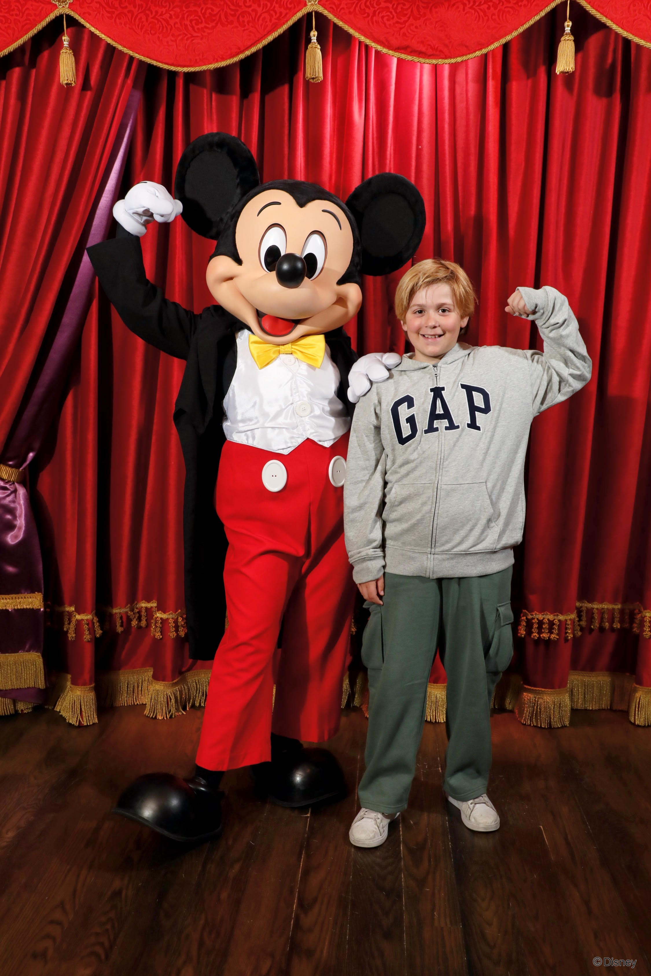 Encuentro con Mickey Mouse en Disneyland Paris · Meet Mickey