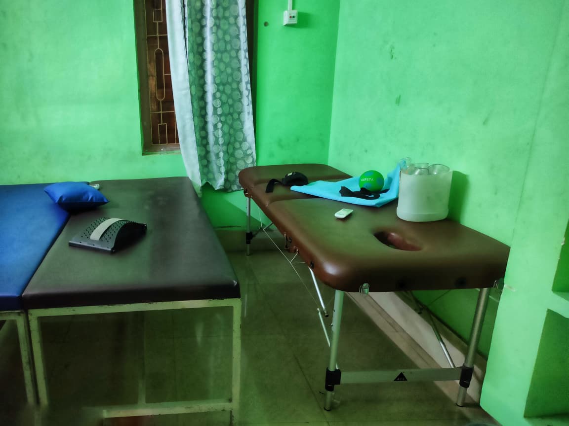 Physiotherapy treatment room with therapy tables
