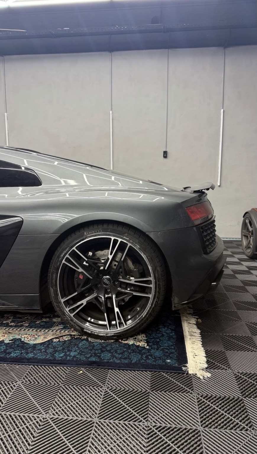 Audi R8 RWD V10 4