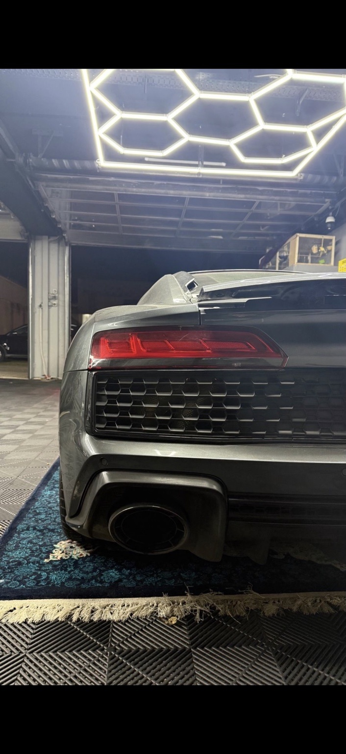 Audi R8 RWD V10 5