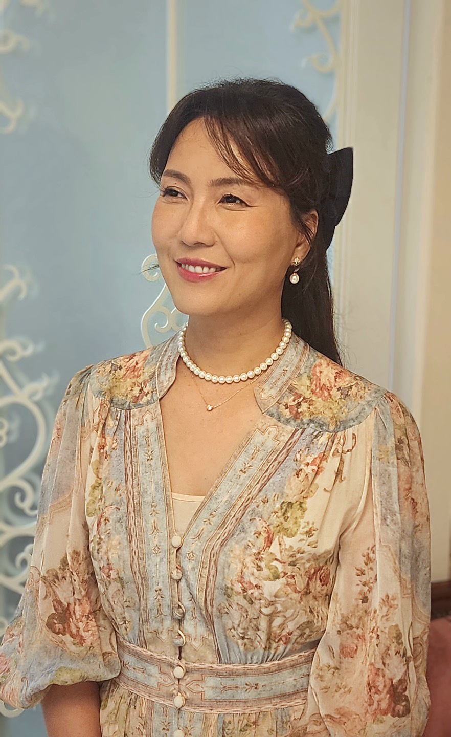 Liz Son