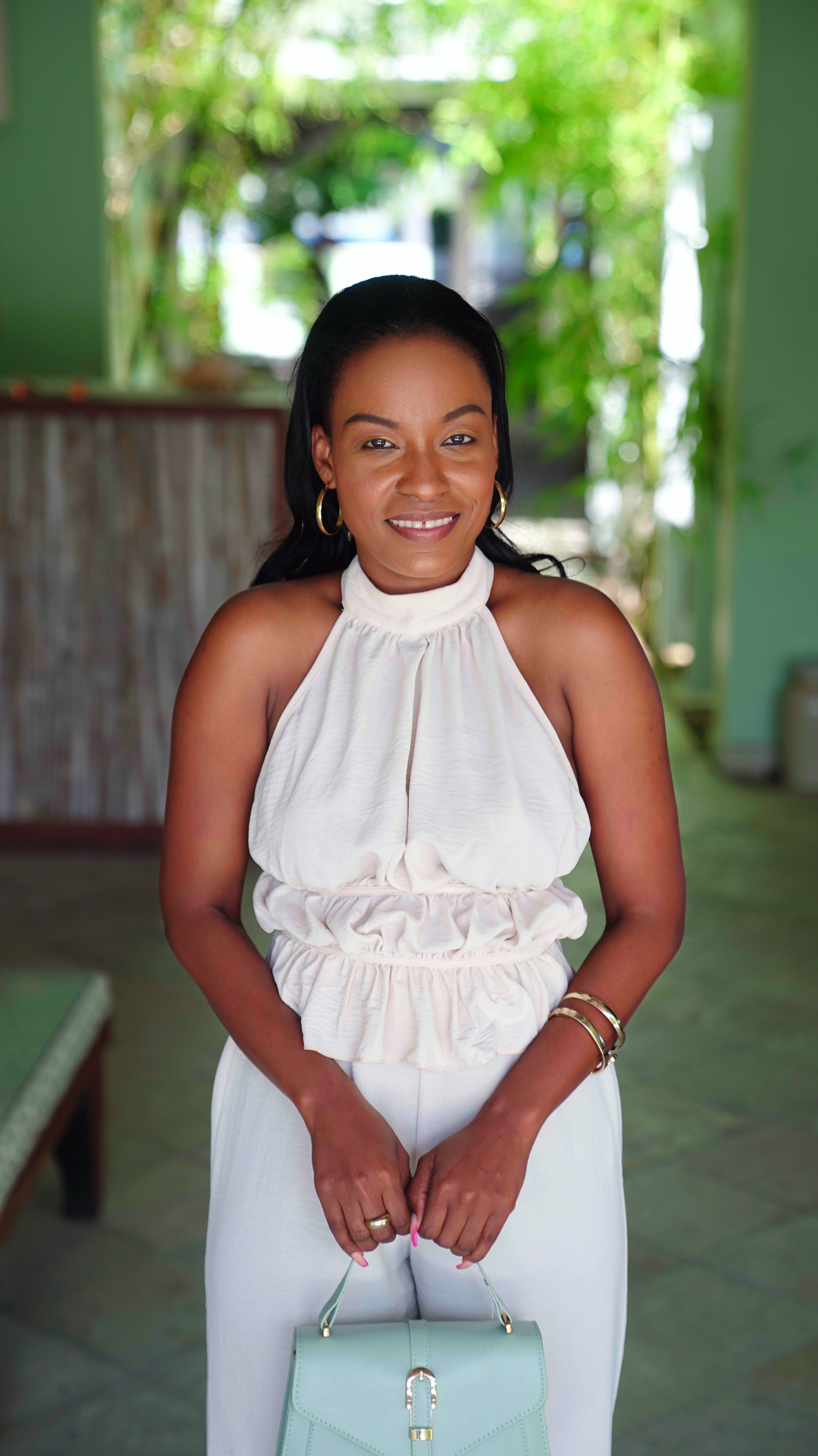 Antigua editorial