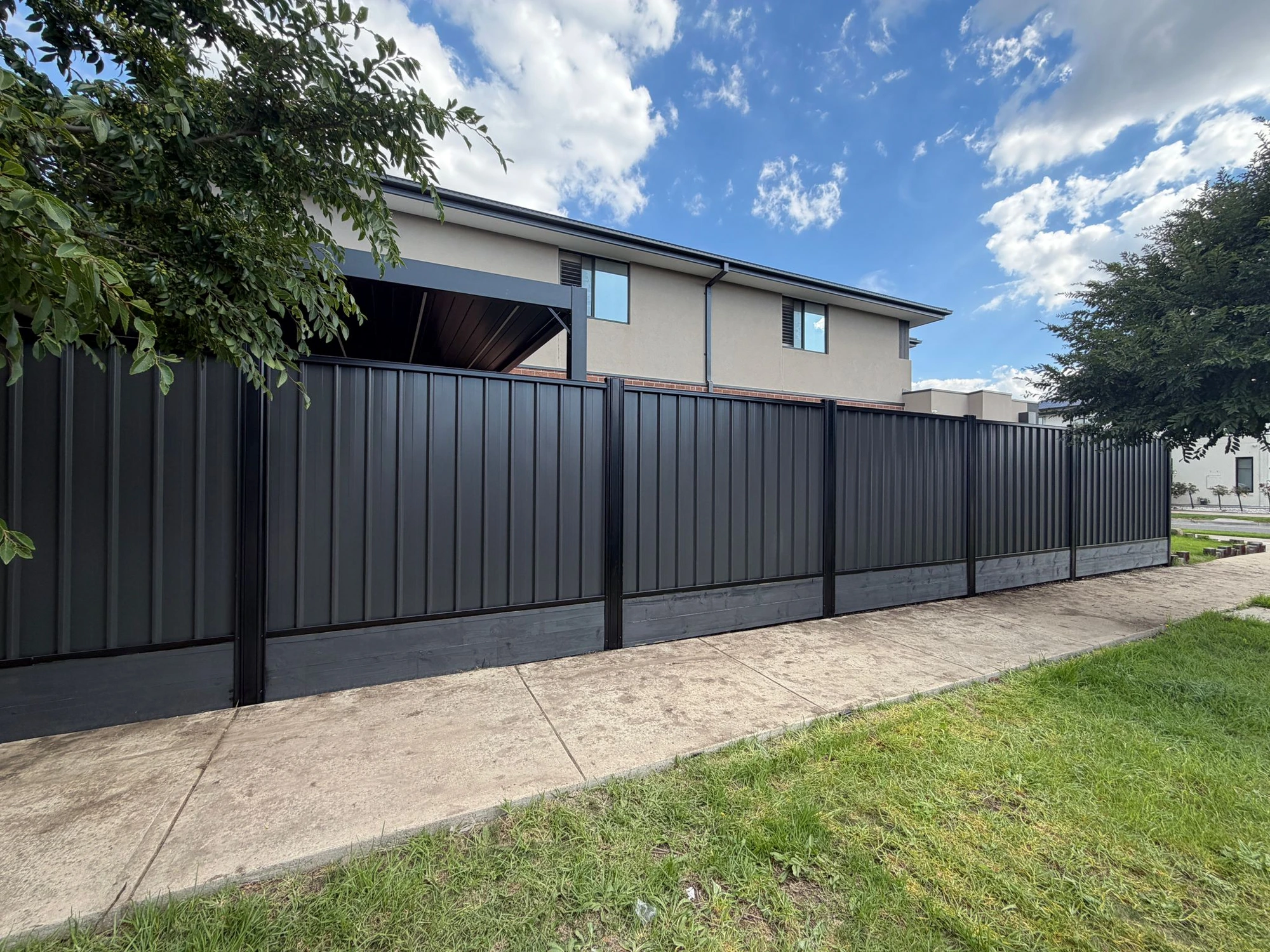 Charcoal Colorbond Boundary Fencing
