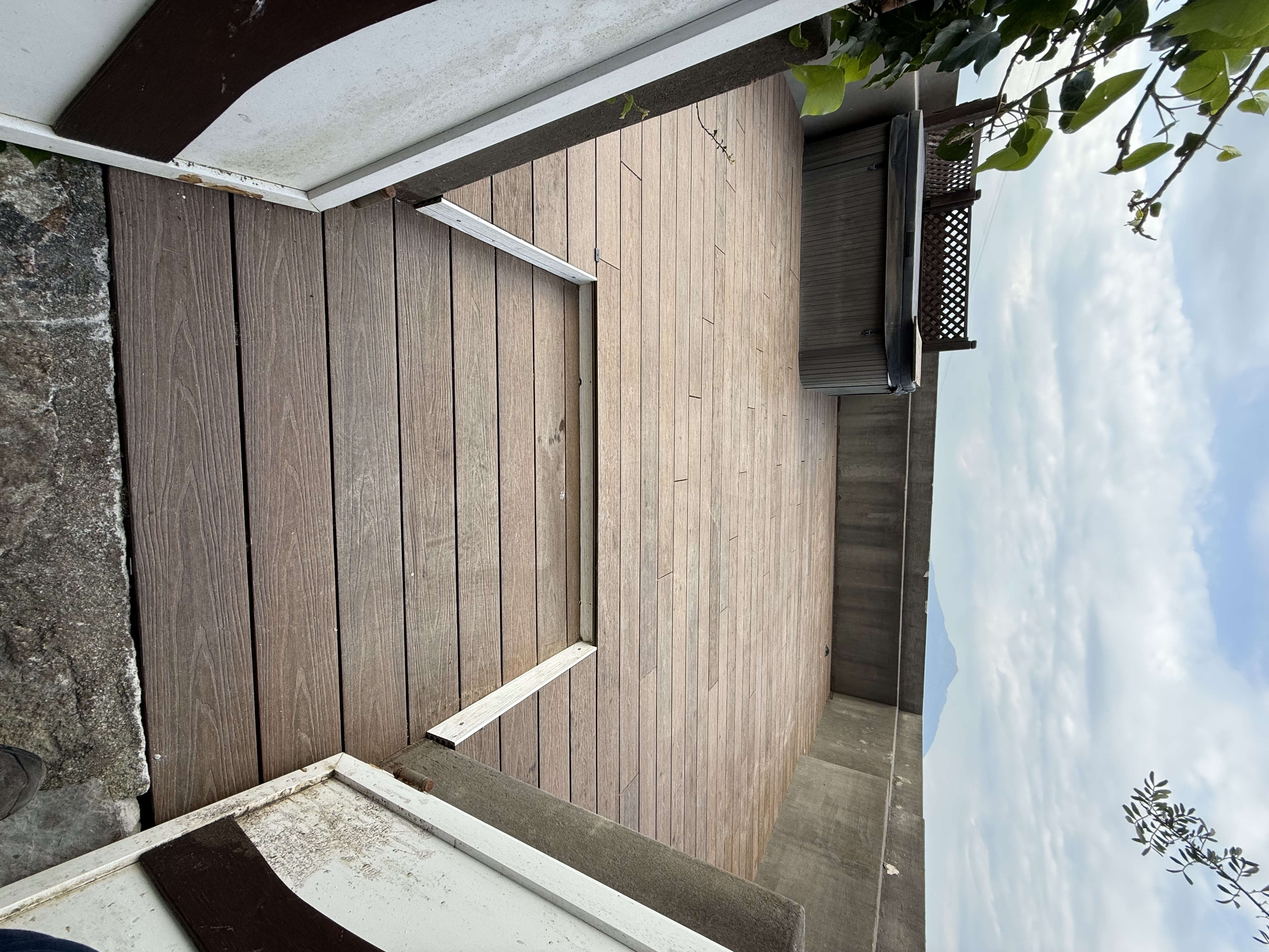 Decking area solarium e jacuzzi
