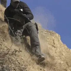 Demonstração de Resistência da Calça Tática