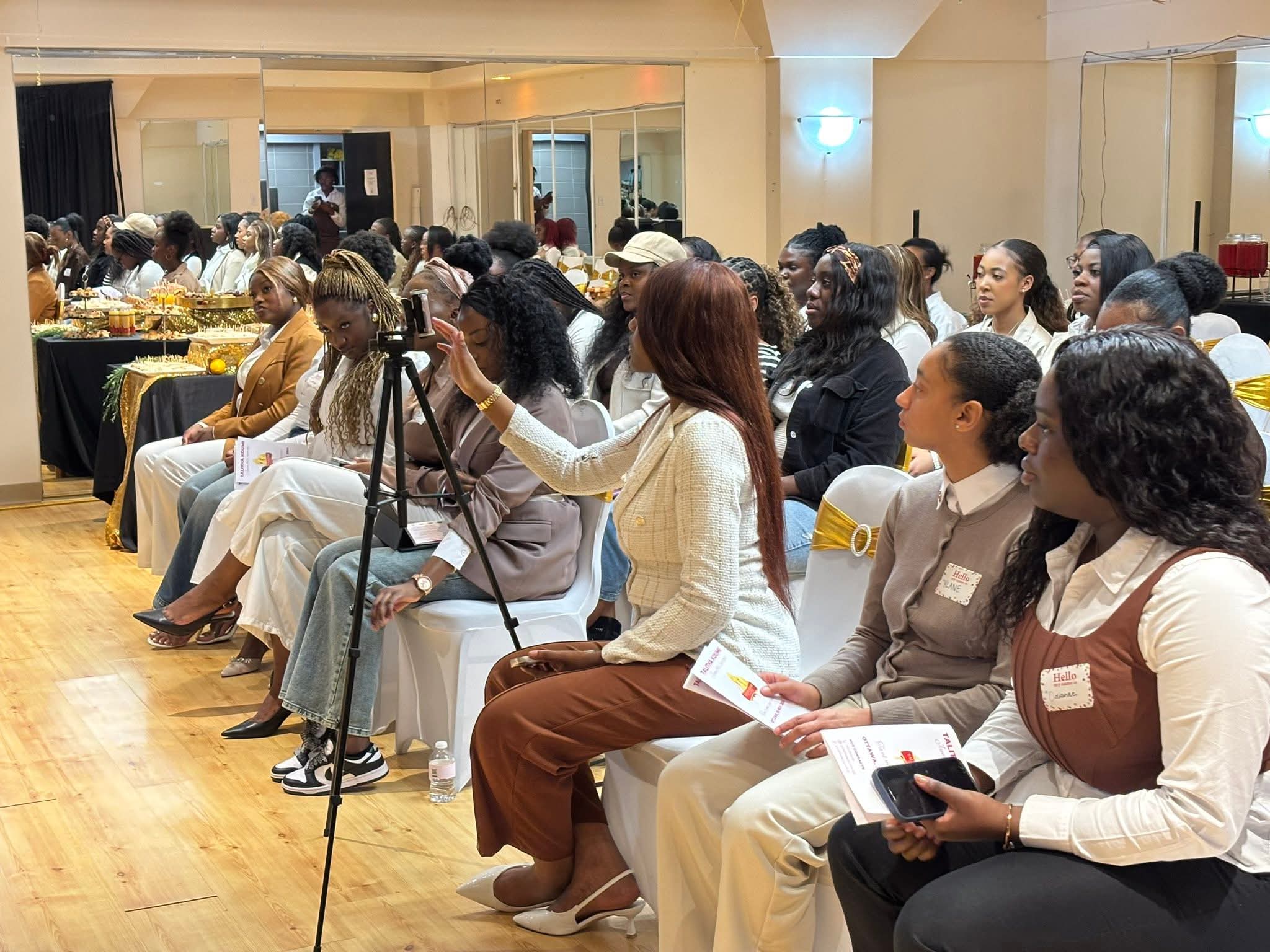 500 jeunes filles autonomisées à la Conférence de Kinshasa