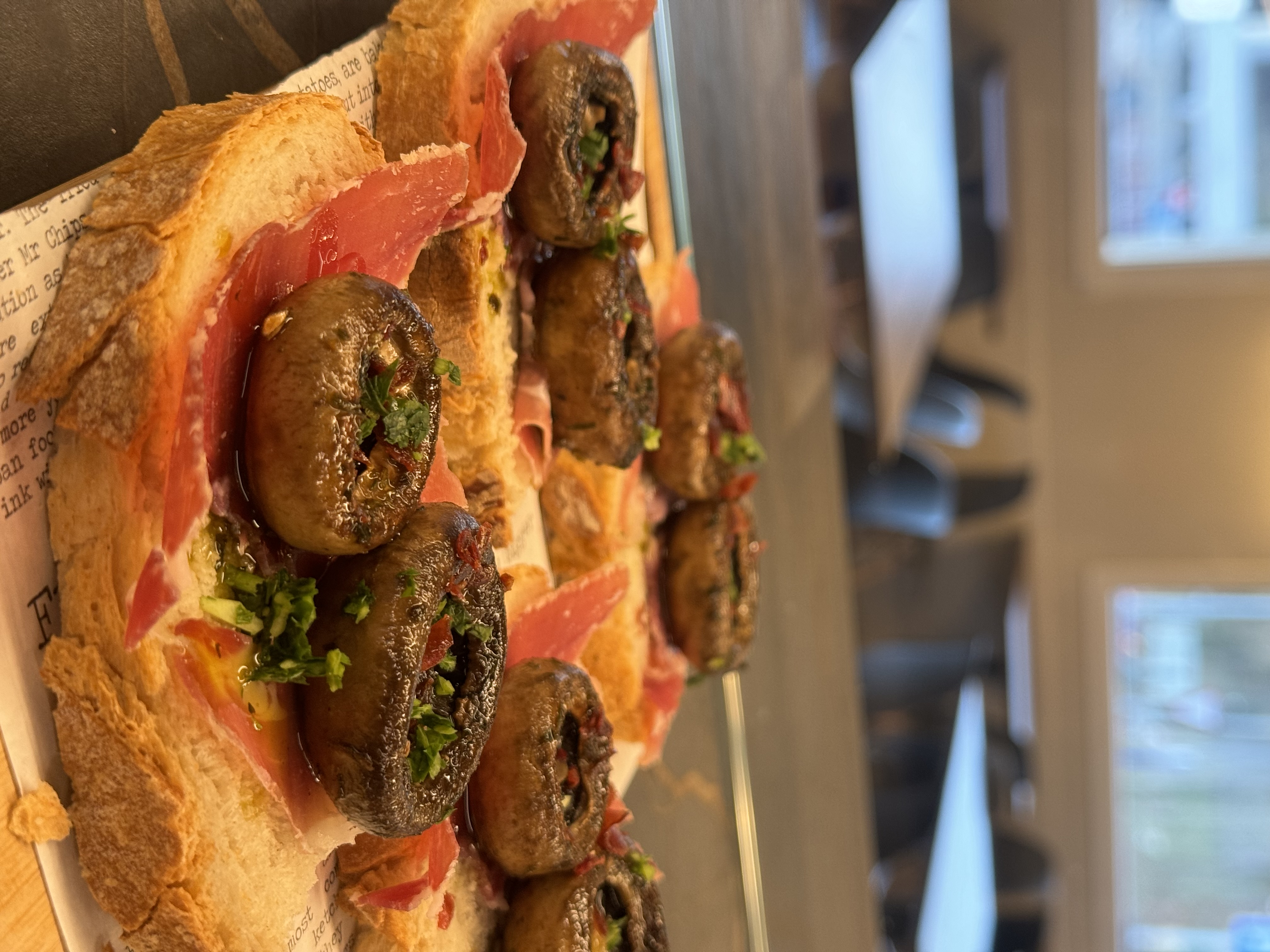 Pintxos de champiñones con jamón
