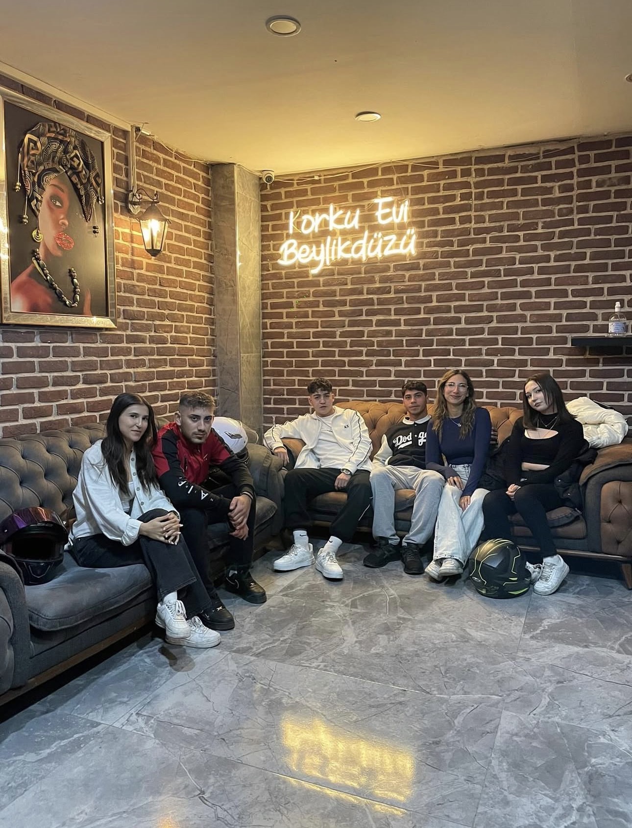 Beylikdüzü Korku Evi kalabalık grup fotoğrafı